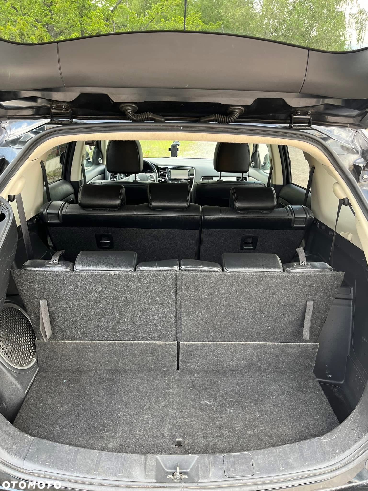 Mitsubishi Outlander 2.2 DI-D 4WD Instyle - 16