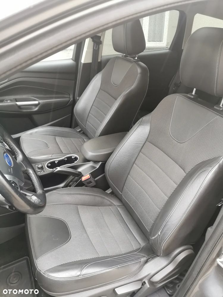Ford Kuga 2.0 TDCi 4x4 Titanium - 11