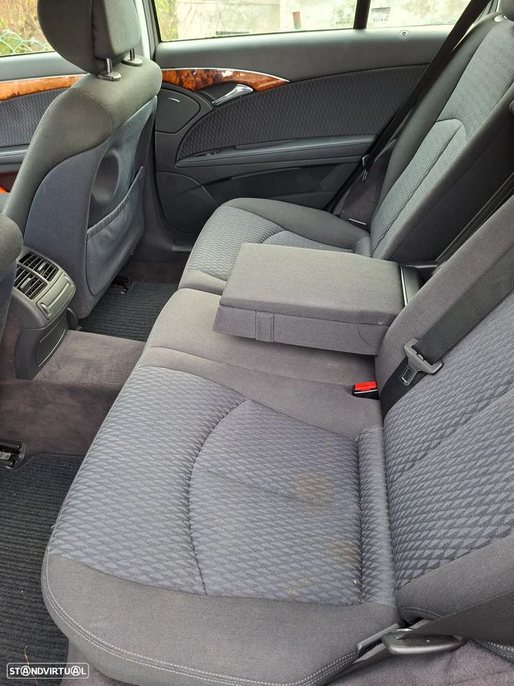 Mercedes-Benz E 220 CDI Auto Elegance - 3