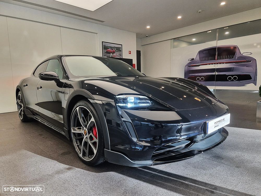 Porsche Taycan Cross Turismo 4S - 12