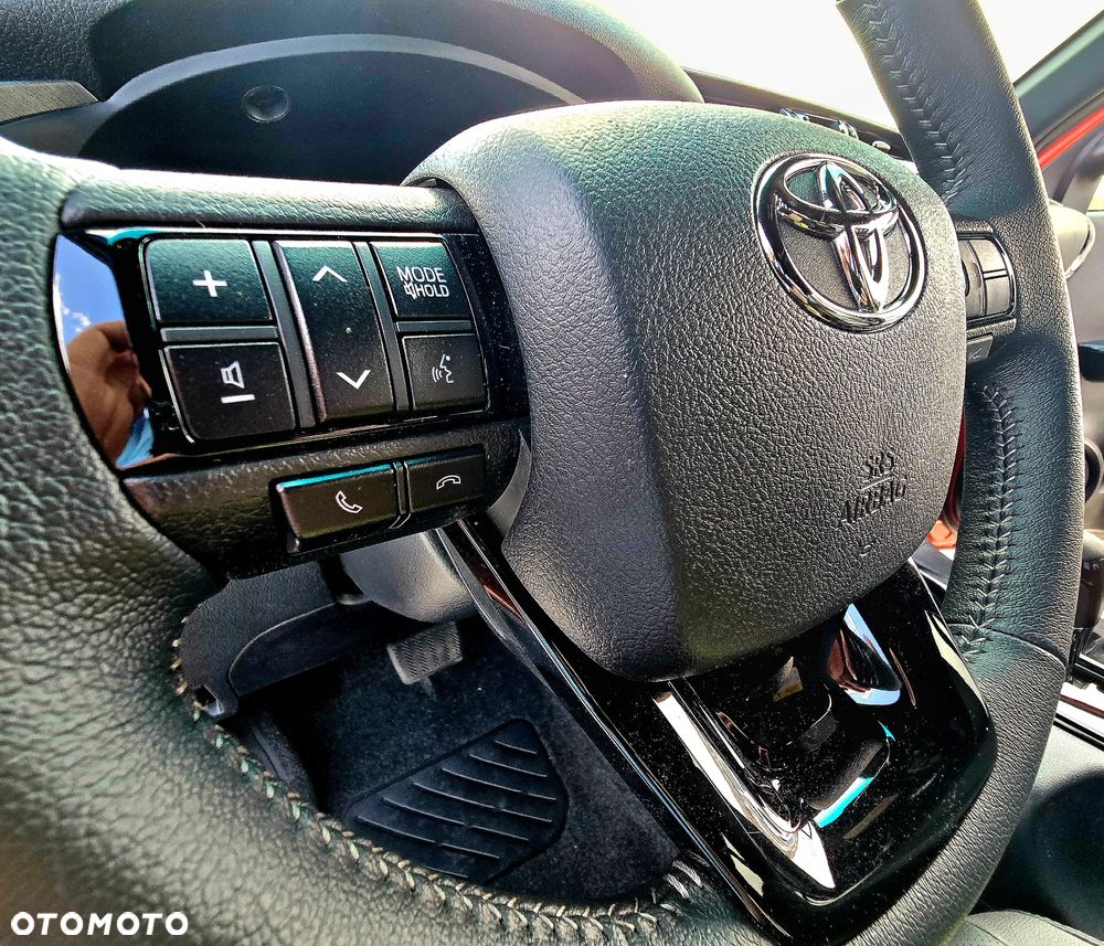 Toyota Hilux 2.8 D-4D Double Cab SR5 4x4 - 28