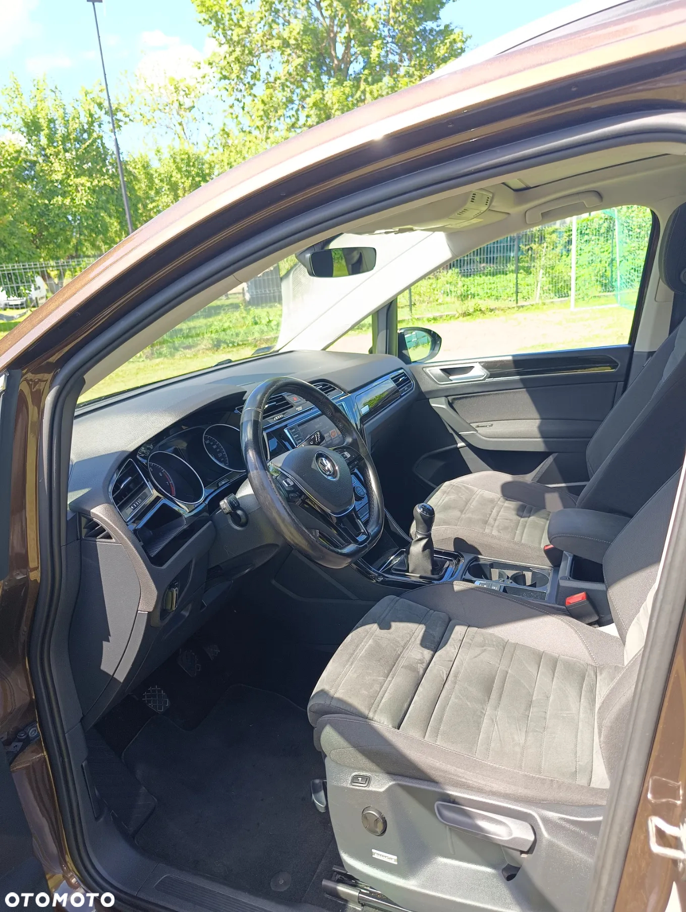Volkswagen Touran - 4