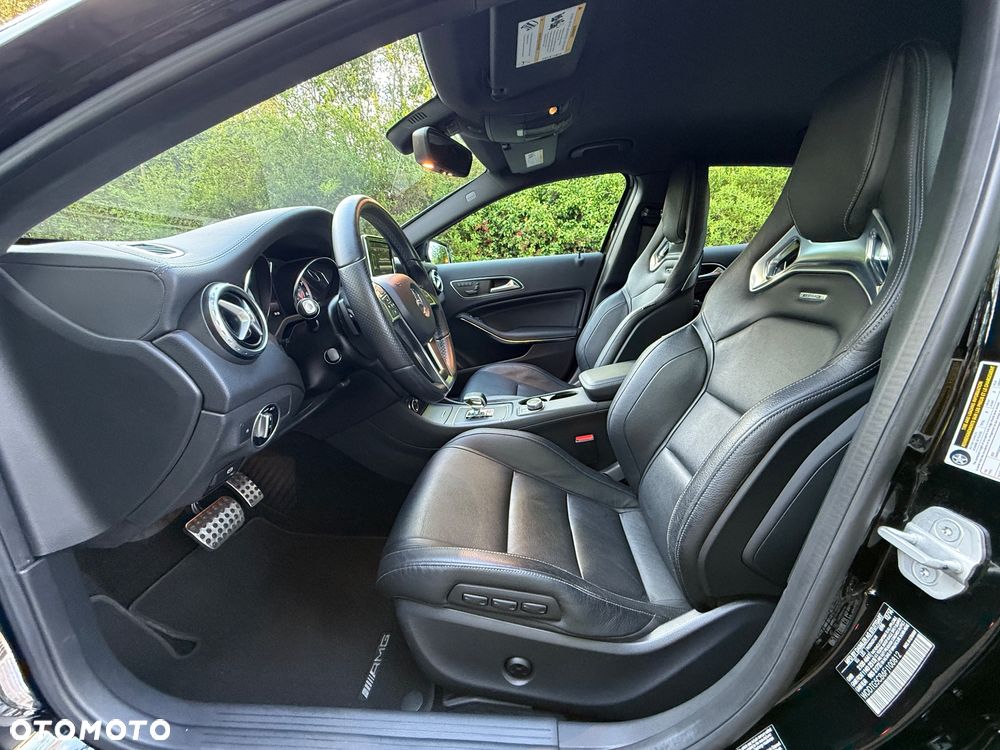 Mercedes-Benz GLA 45 AMG 4-Matic - 13