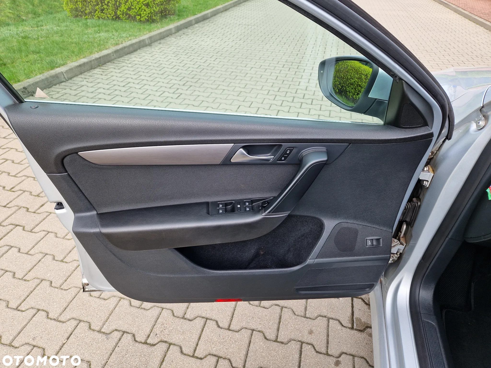 Volkswagen Passat - 11