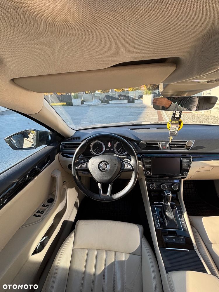 Skoda Superb 2.0 TDI SCR L&K DSG - 23