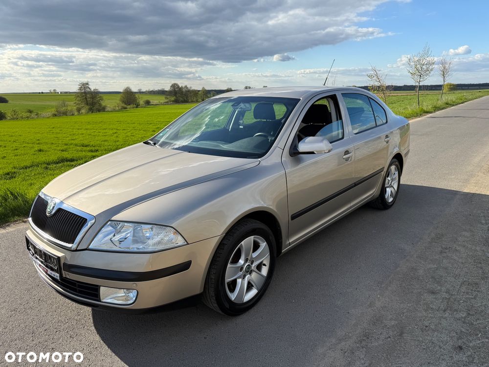 Skoda Octavia 1.6 FSI Ambiente - 3