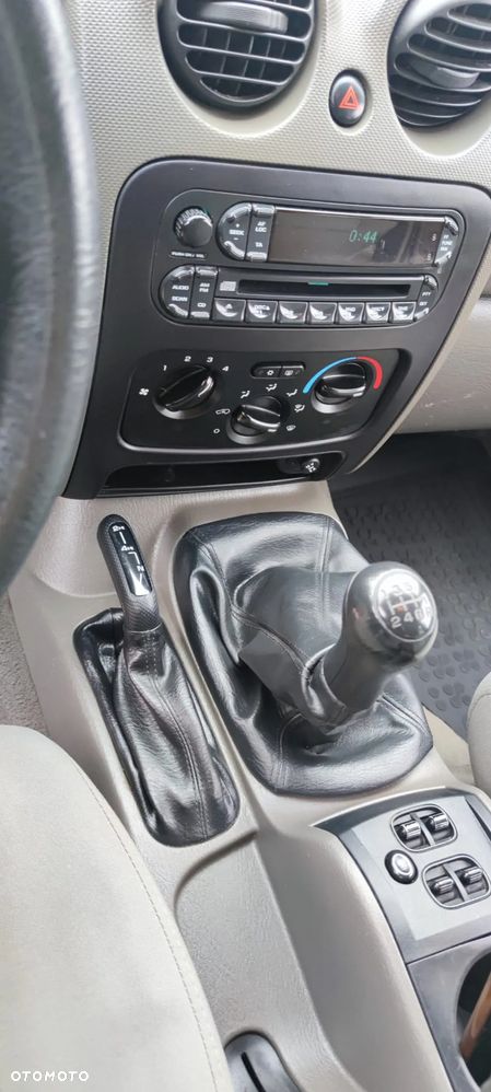 Jeep Cherokee 2.4 Sport - 8