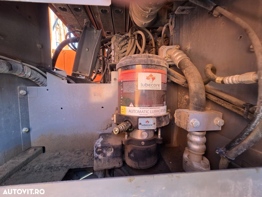 Hitachi SET BRATE LUNGI NOI 18m, cupa 0,9mc, 2019, 6.017h, gresare automata, latime 3,19m, 3 pompe hidr Hitachi, camera spate, camera laterala, consum mediu 13l/h, motor Isuzu 190CP, JAPONIA, doar 377h deplasare lant 80% ok, leasing 3 ani-PROMOTIE 131.900Eur - 33