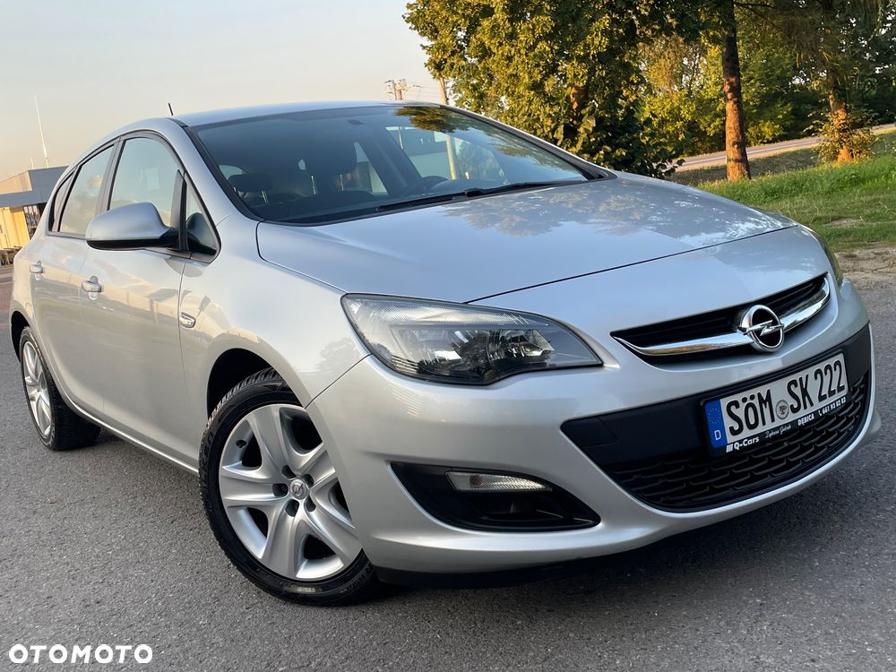 Opel Astra 1.3 CDTI Essentia ecoFLEX - 1