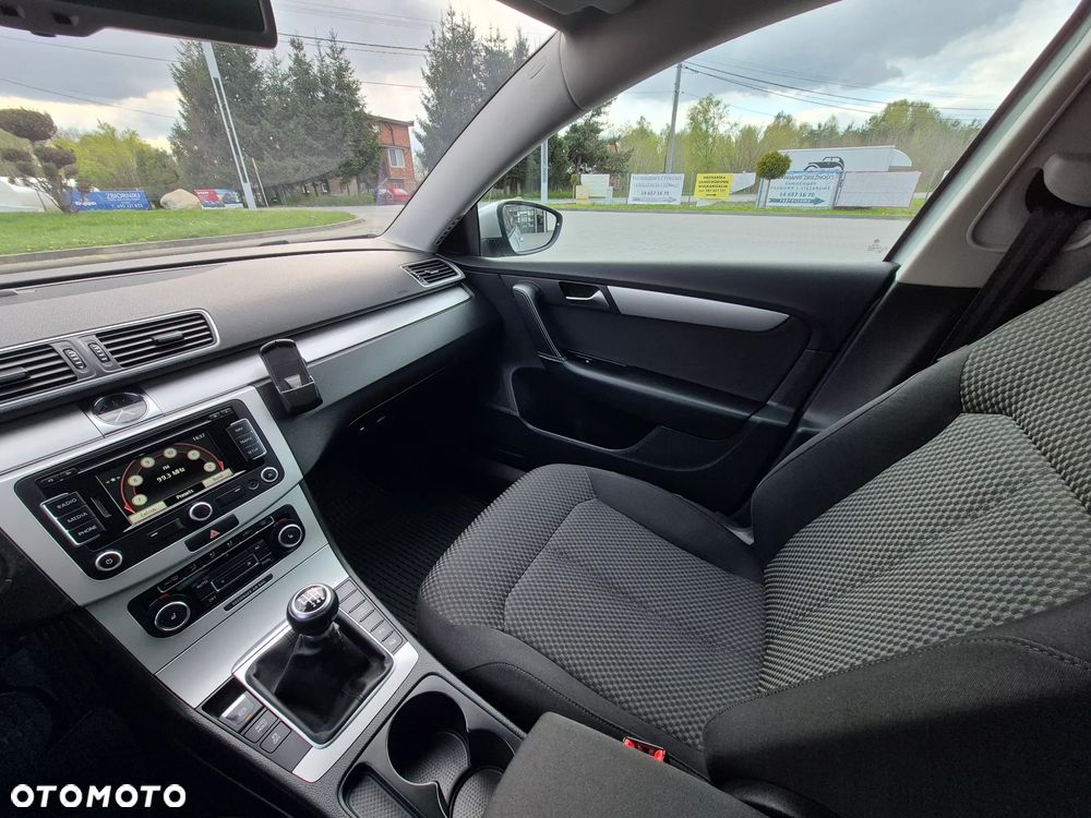 Volkswagen Passat 2.0 TDI BlueMotion Technology Comfortline - 16