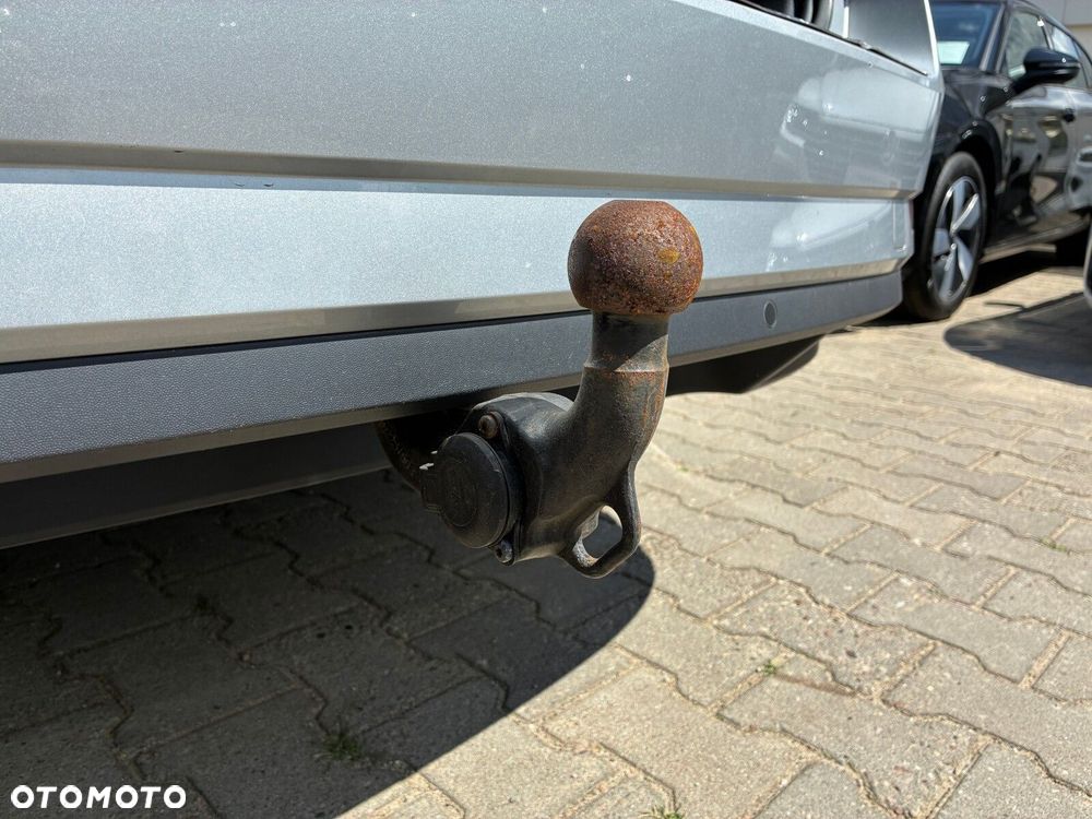 Skoda Superb 2.0 TDI SCR Style DSG - 37