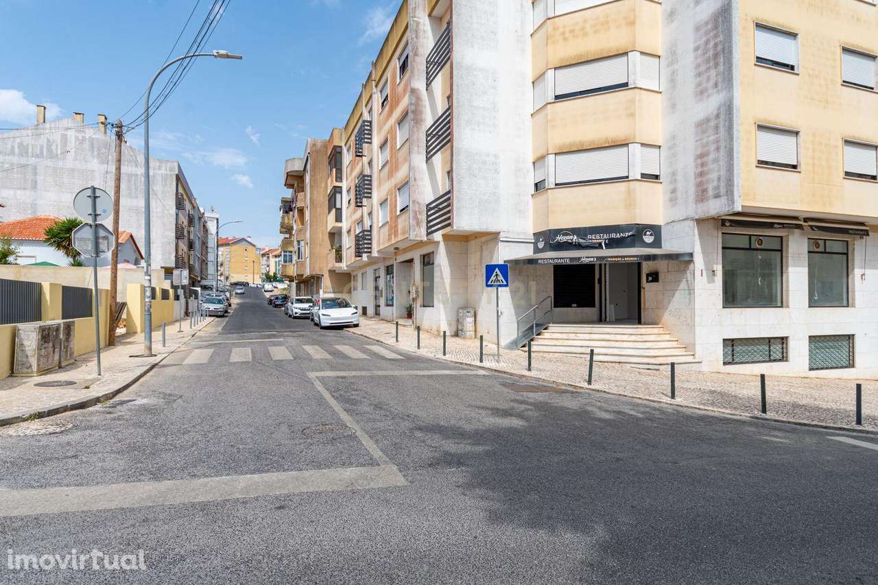 Loja Remodelada com 73m² - Centro do Cacém - Grande imagem: 5/25