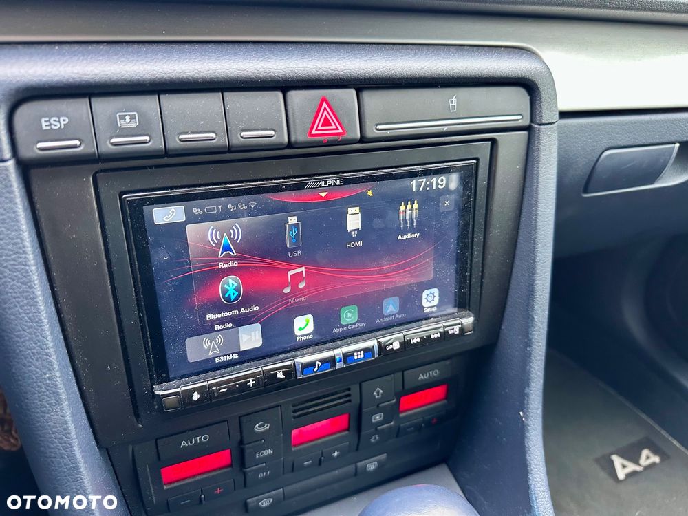 Audi A4 Limousine - 11