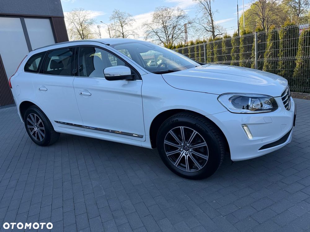 Volvo XC 60 D5 AWD Geartronic Summum - 2