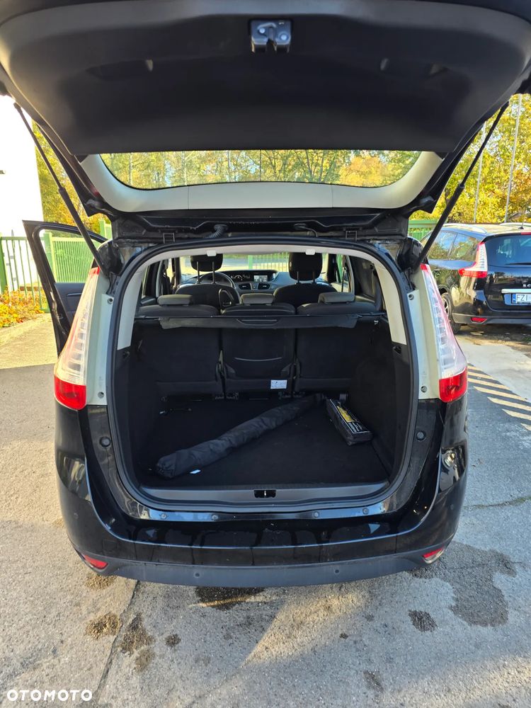 Renault Grand Scenic - 21