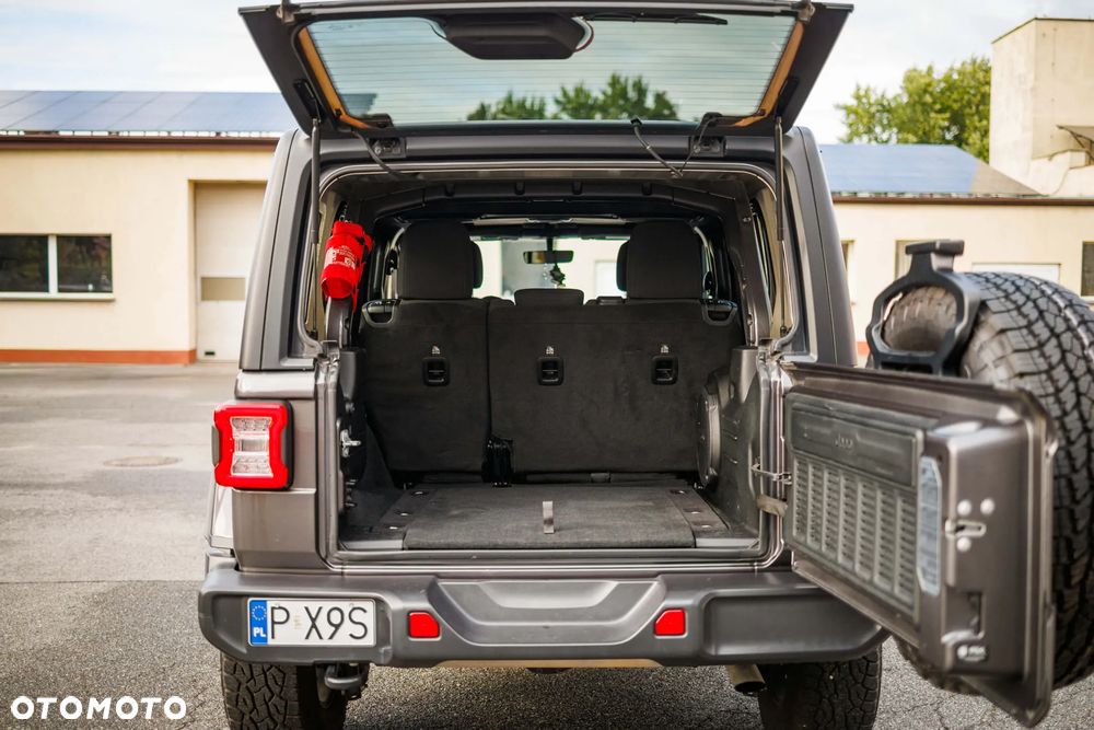 Jeep Wrangler Unlimited GME 2.0 Turbo Sahara - 12