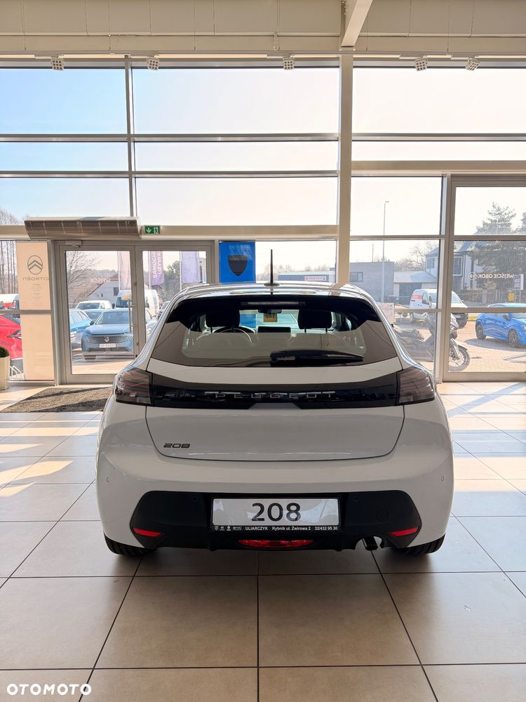 Peugeot 208 - 4