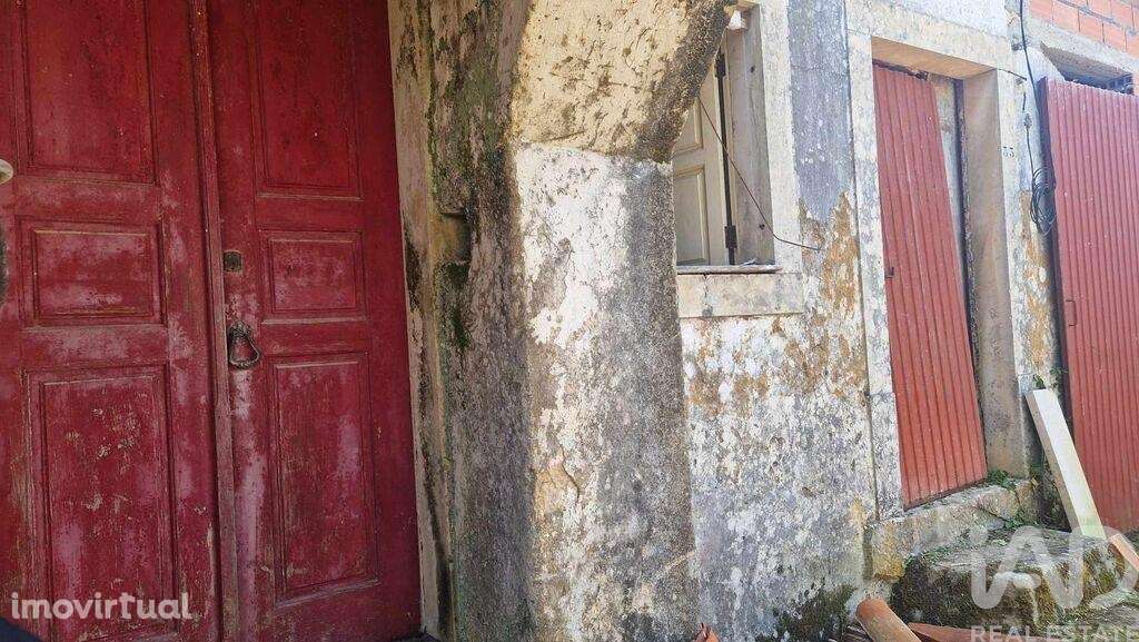 Casa / Villa T3 em Alqueidão da Serra de 234,00 m2 - Grande imagem: 2/25