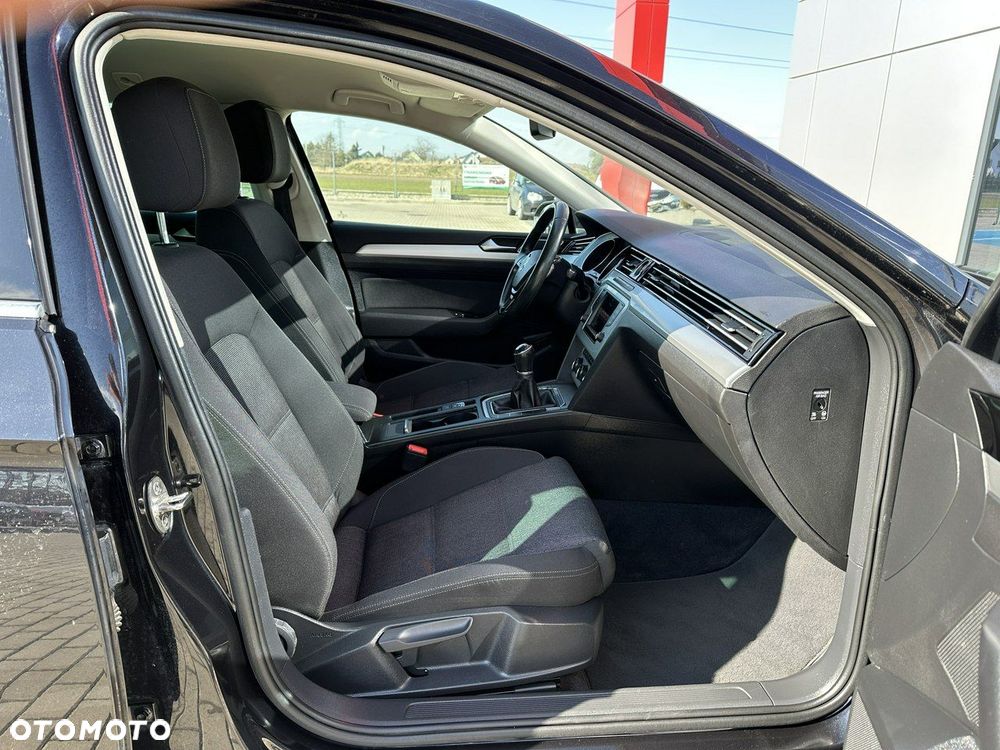 Volkswagen Passat Variant 2.0 TDI SCR Comfortline - 16