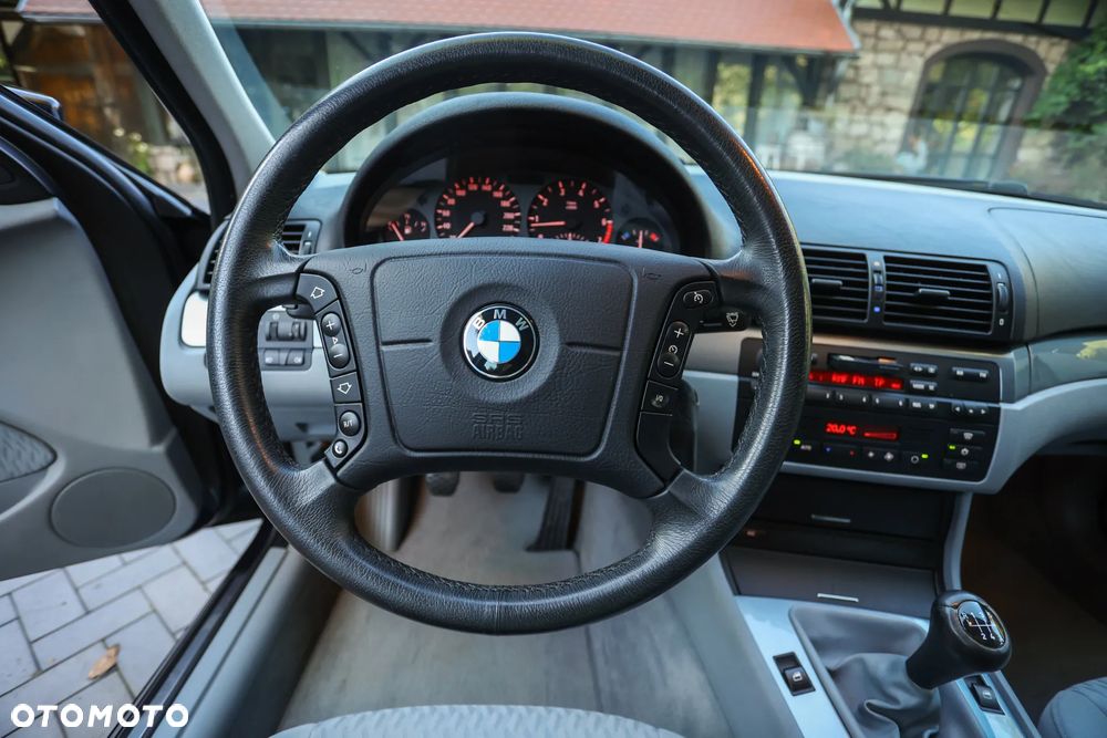 BMW Seria 3 323i - 30