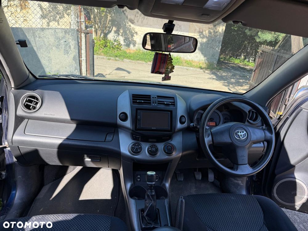 Toyota RAV4 - 16