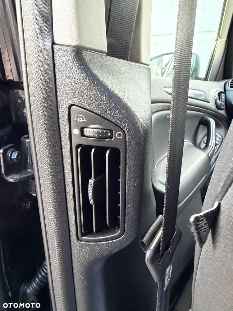 Ford Galaxy 2.0 TDCi DPF Titanium - 25