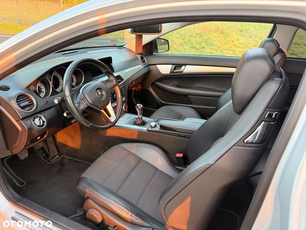 Mercedes-Benz Klasa C 180 (BlueEFFICIENCY) - 9