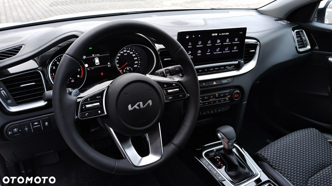 Kia Ceed - 11