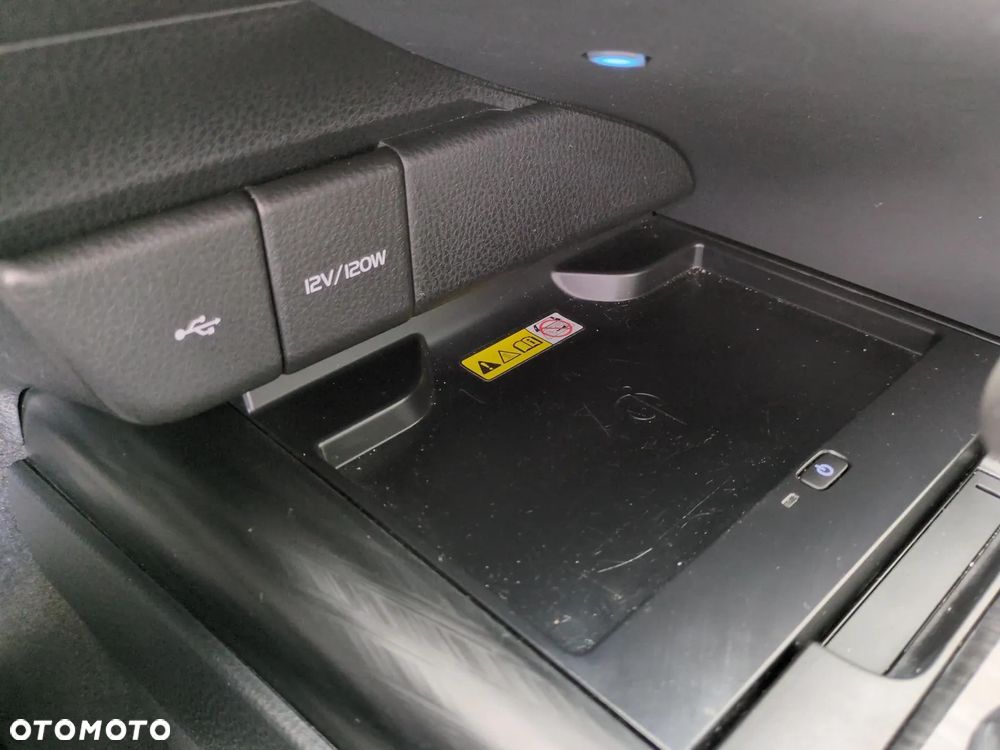 Toyota Camry 2.5 Hybrid Executive CVT - 18