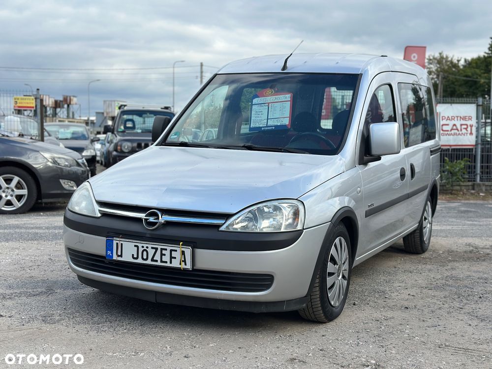 Opel Combo Tour 1.6 - 2