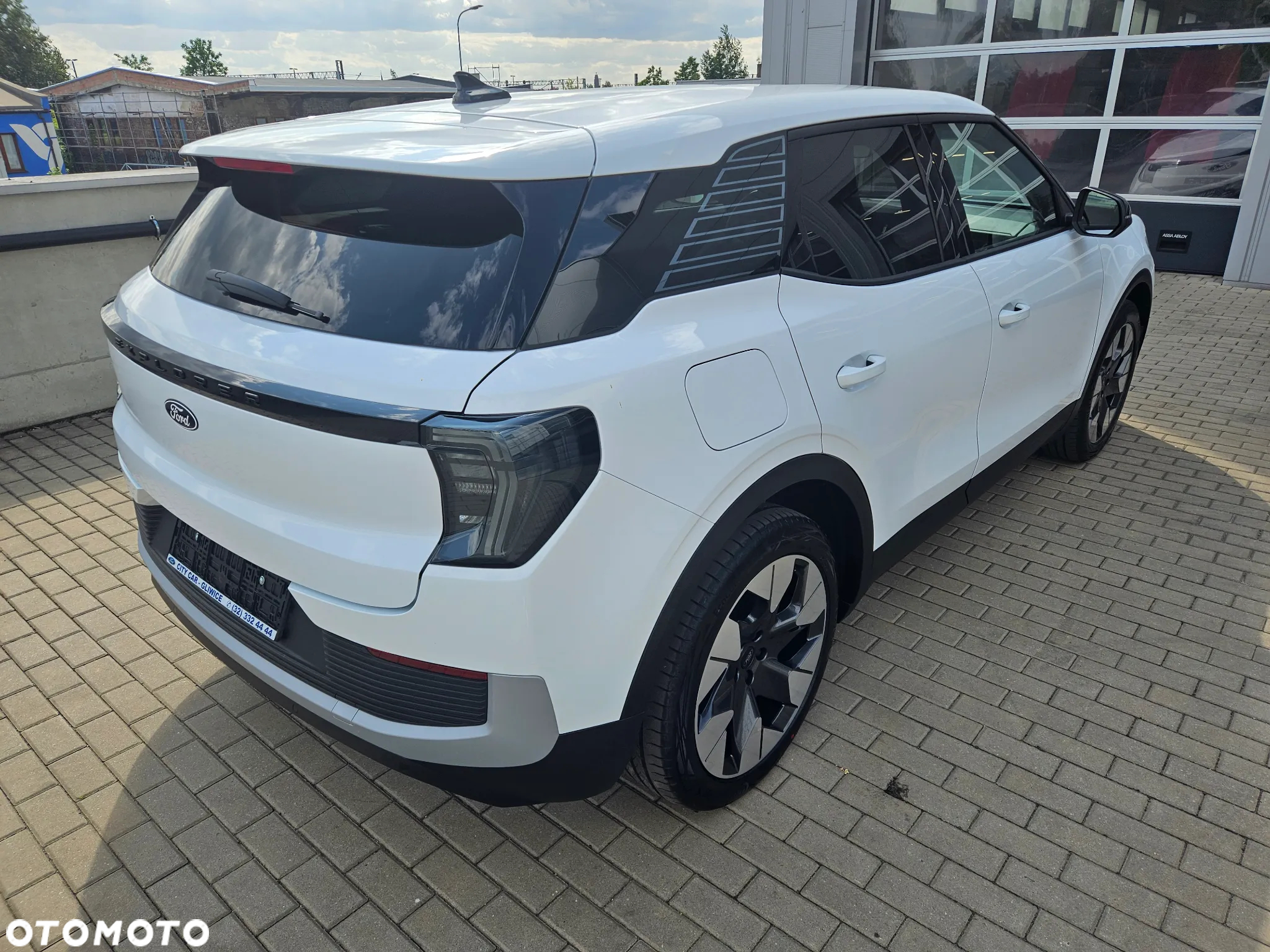 Ford Explorer 77kWh RWD - 11