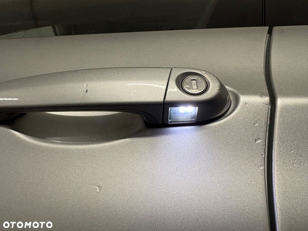 BMW Seria 3 320d - 16