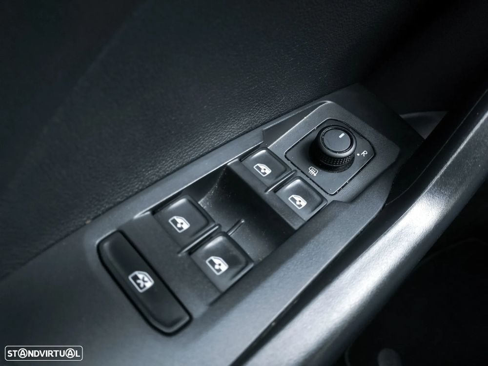 VW T-Cross 1.0 TSI Life - 25