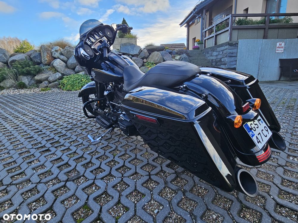 Harley-Davidson Touring Street Glide - 12