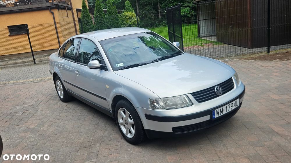 Volkswagen Passat - 2