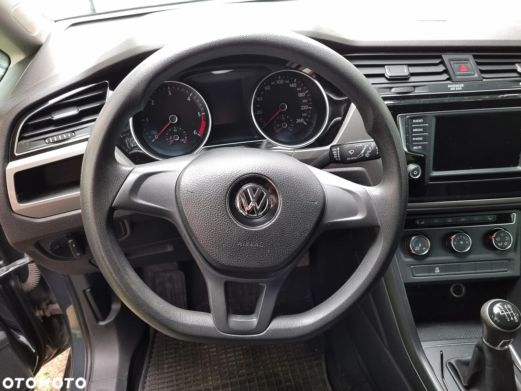 Volkswagen Touran 1.6 TDI BMT Trendline - 13