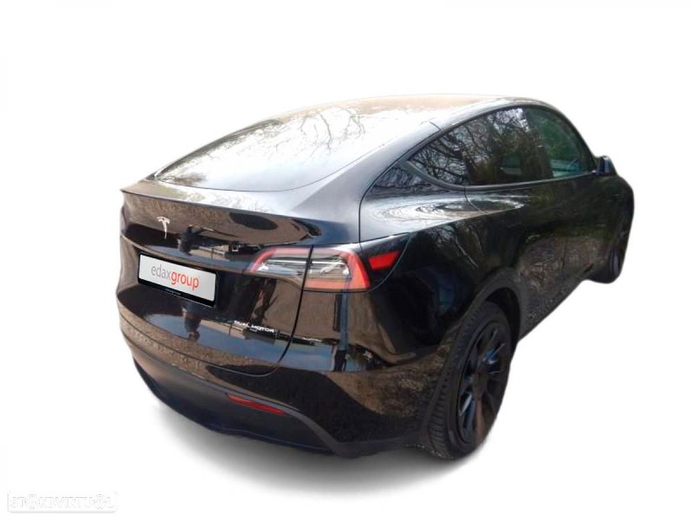 Tesla Model Y Long Range Dual Motor AWD - 2