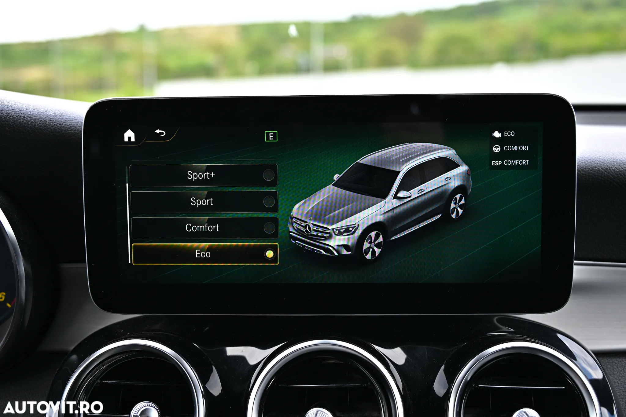 Mercedes-Benz GLC 300 d 4MATIC - 36
