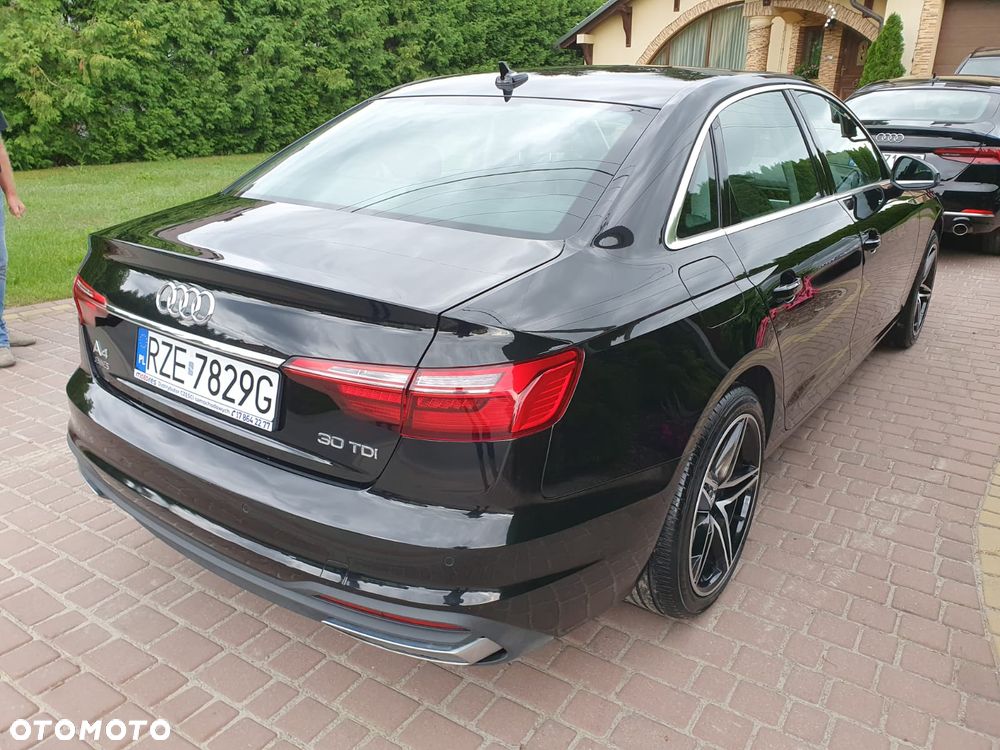 Audi A4 Limousine - 17