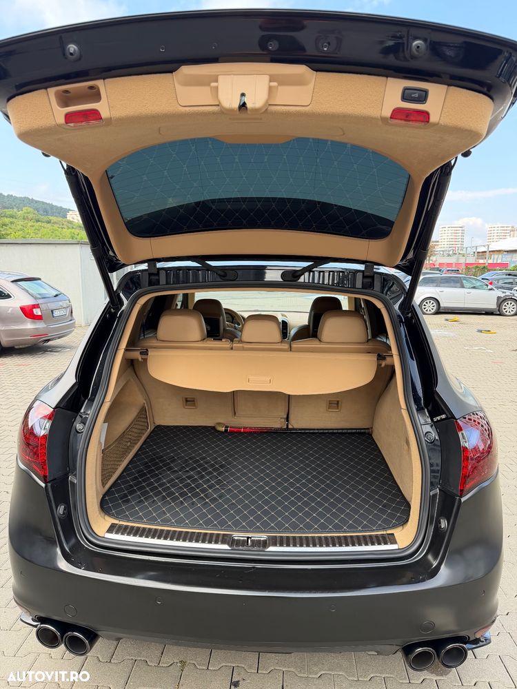 Porsche Cayenne - 22