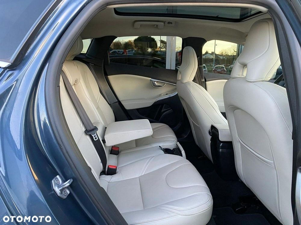 Volvo V40 D2 Drive-E Inscription - 9