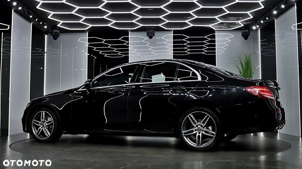 Mercedes-Benz Klasa E 220 d 4-Matic 9G-TRONIC - 4