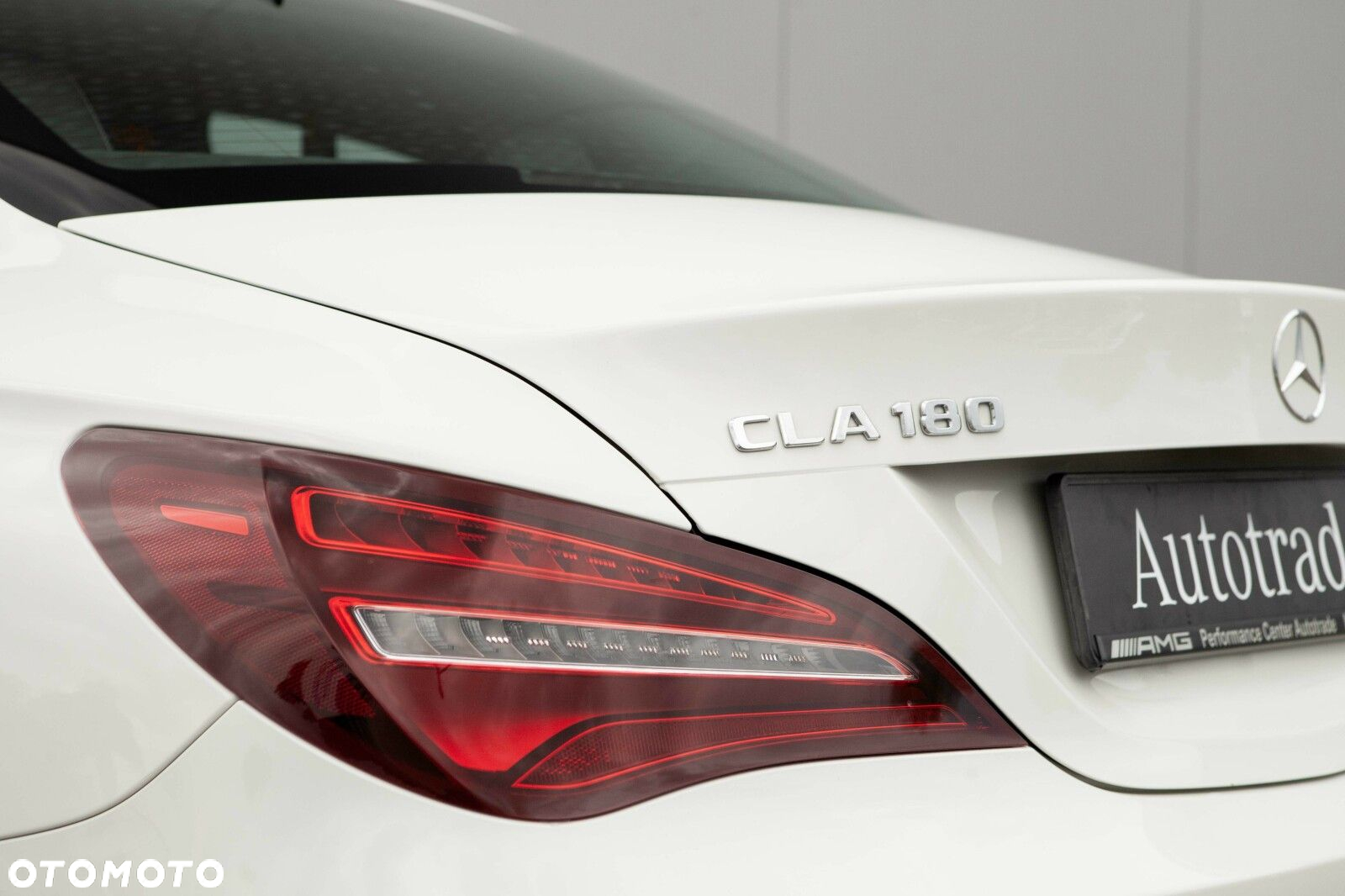Mercedes-Benz CLA 180 7G-DCT - 14