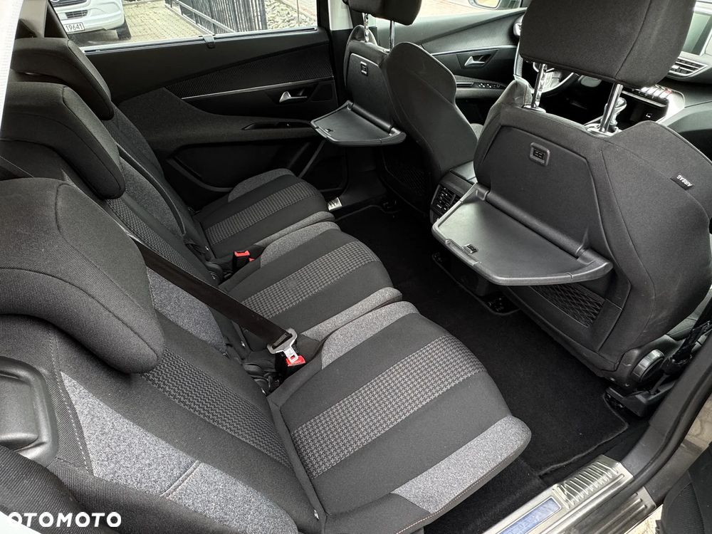 Peugeot 5008 - 11