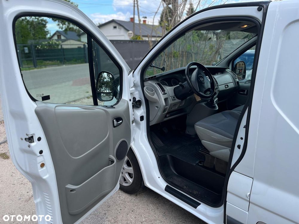 Opel Vivaro L2H1 2.0 diesel - 11
