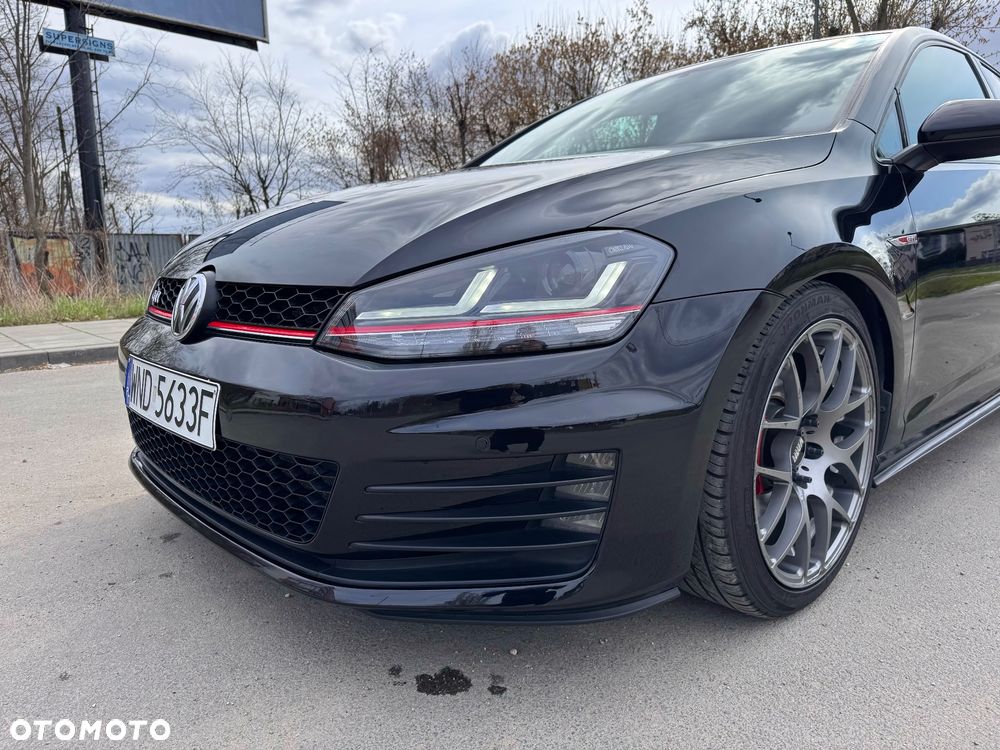 Volkswagen Golf GTI (BlueMotion Technology) DSG Performance - 17