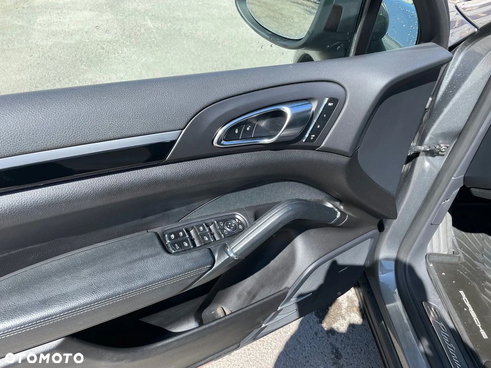 Porsche Cayenne - 16