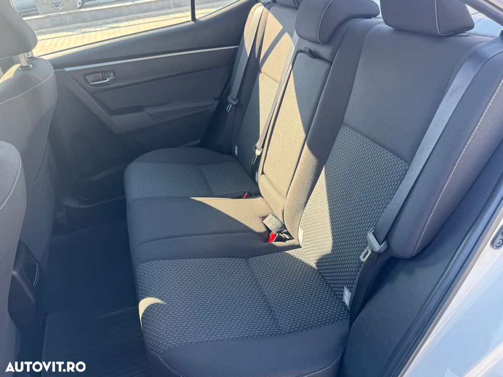 Toyota Corolla 1.6 Valvematic Life Plus - 19