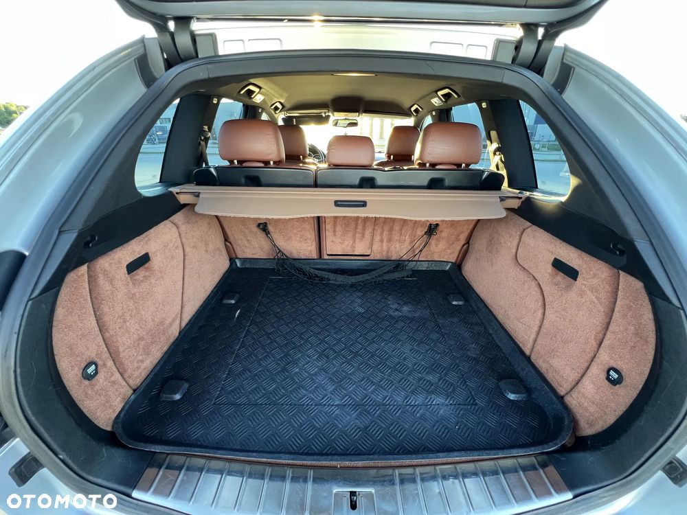 Porsche Cayenne - 26
