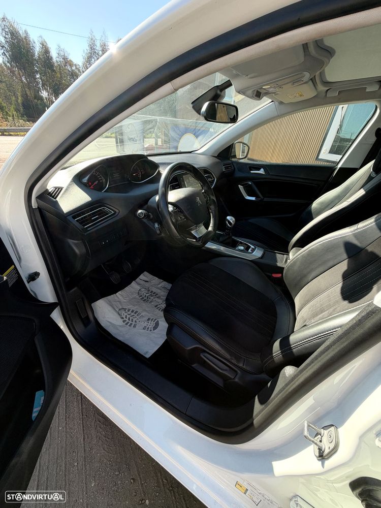 Peugeot 308 1.6 BlueHDi Allure J18 - 17